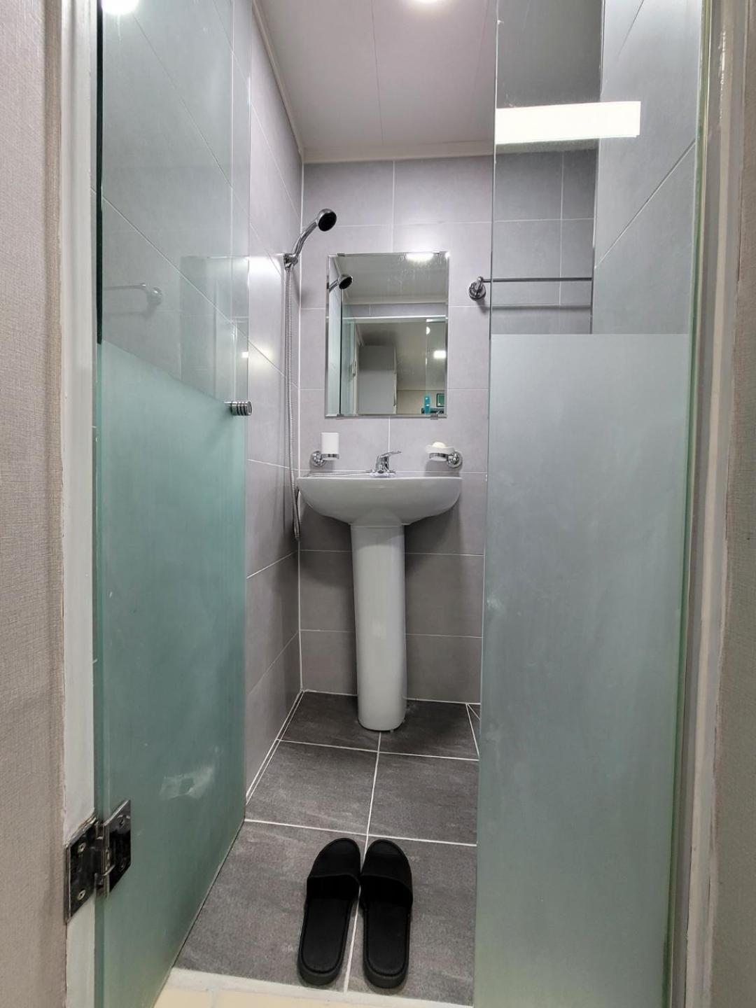 Female Only - Coco Stay Jongno Hyehwa Station Сеул Екстериор снимка