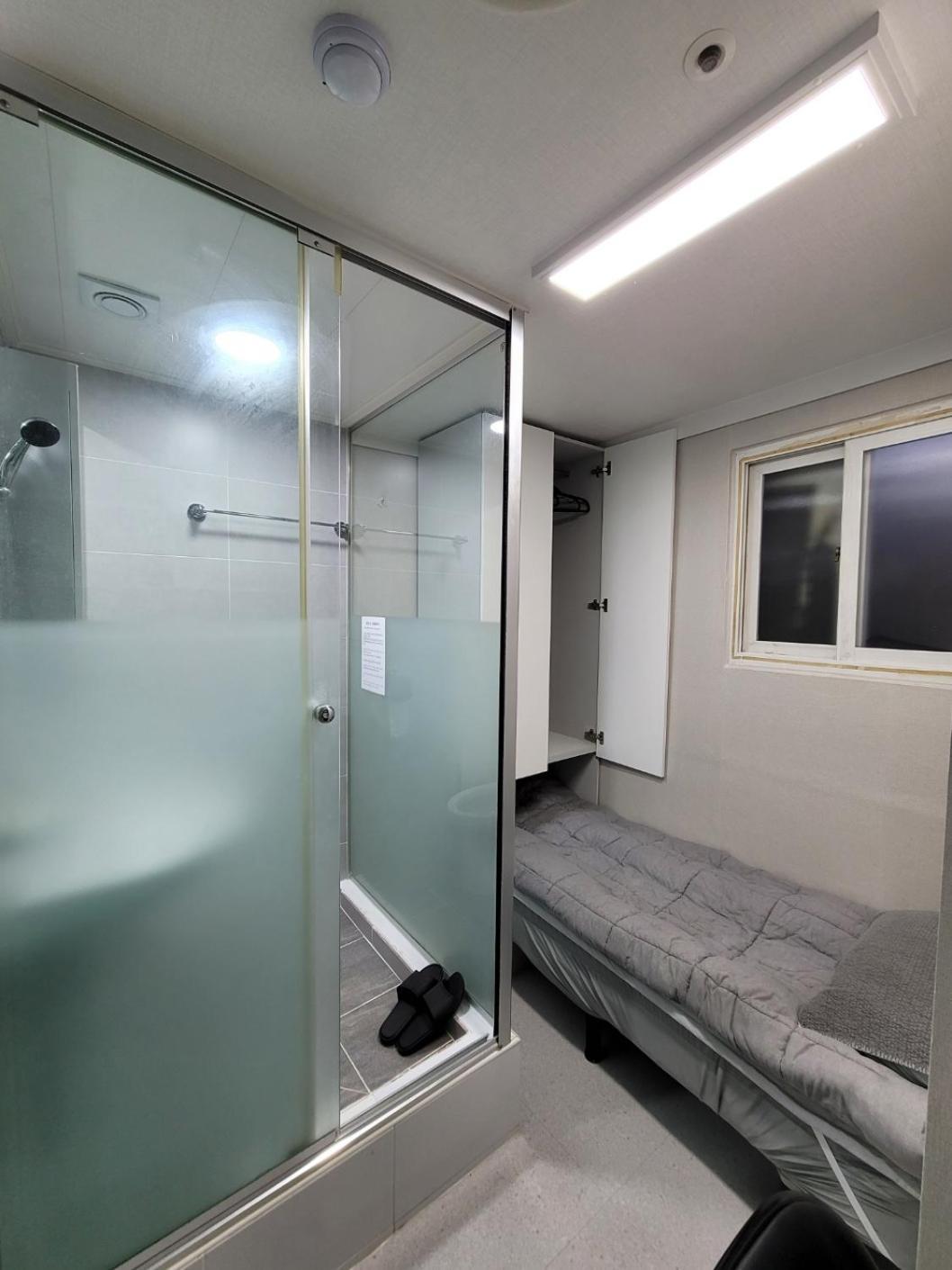 Female Only - Coco Stay Jongno Hyehwa Station Сеул Екстериор снимка