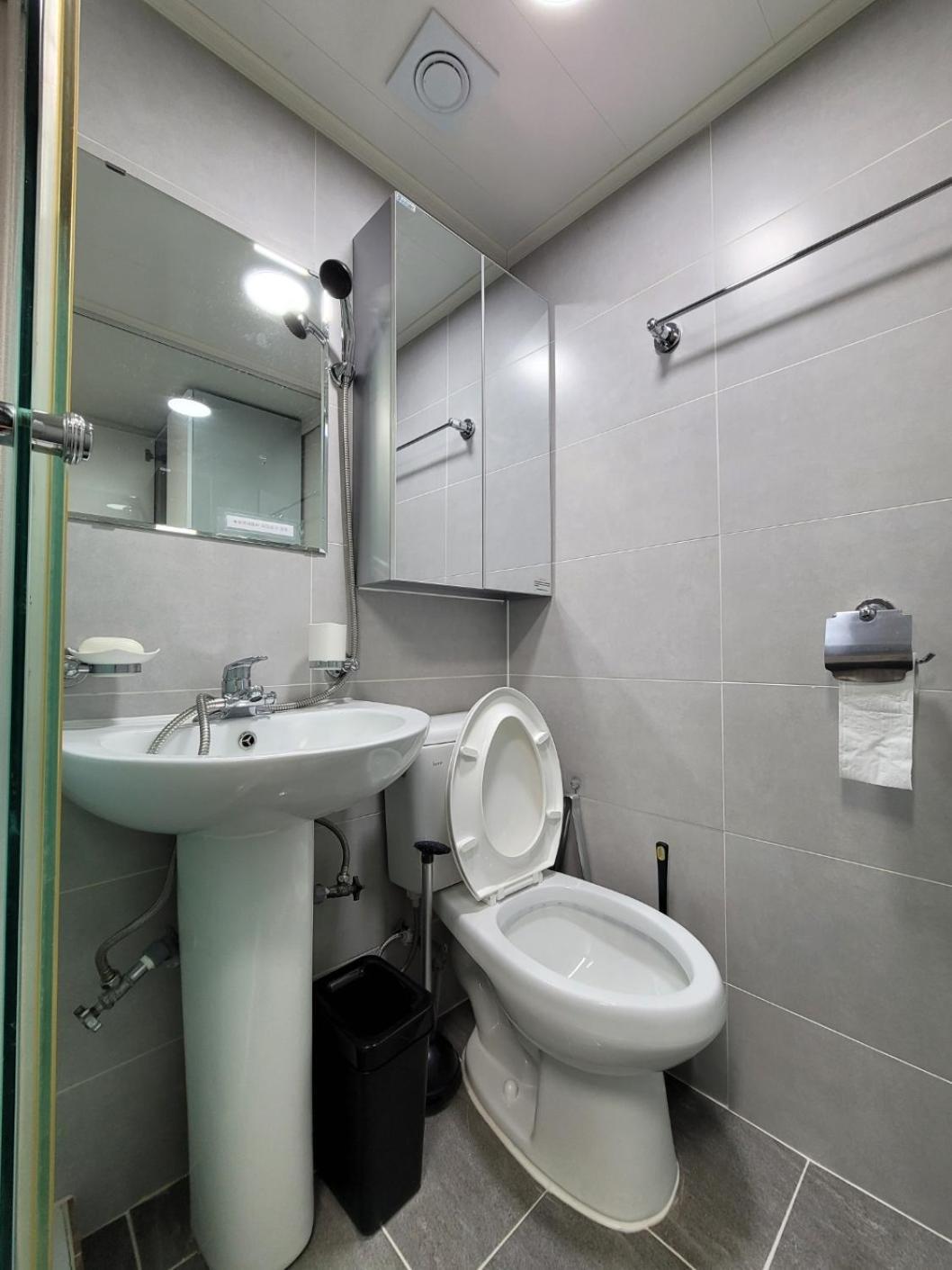 Female Only - Coco Stay Jongno Hyehwa Station Сеул Екстериор снимка