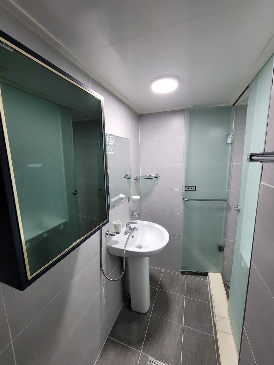 Female Only - Coco Stay Jongno Hyehwa Station Сеул Екстериор снимка