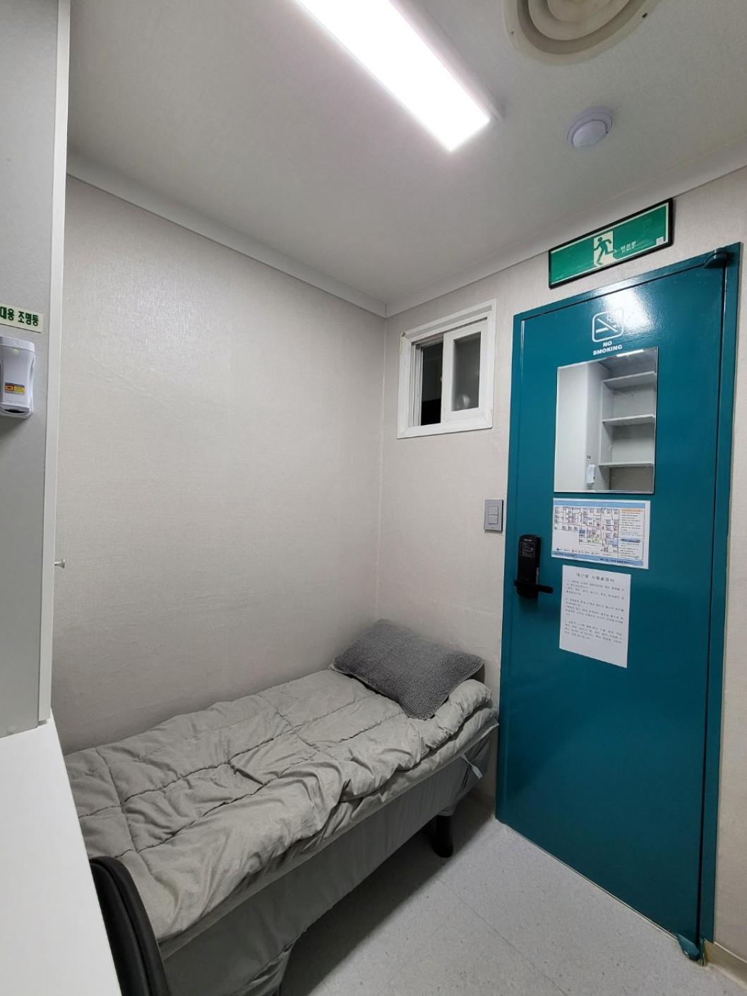 Female Only - Coco Stay Jongno Hyehwa Station Сеул Стая снимка